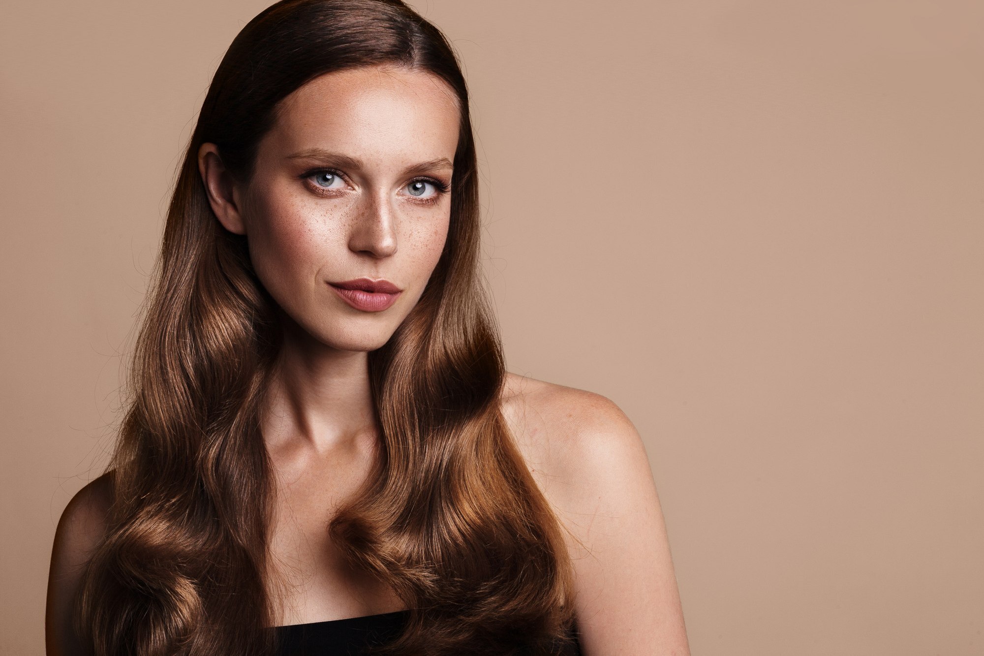 Woman with Hollywood waves hairstyle