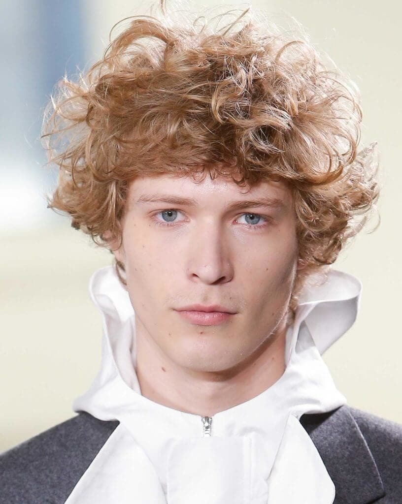 6 Best Curly Hairstyles for Men in 2020
