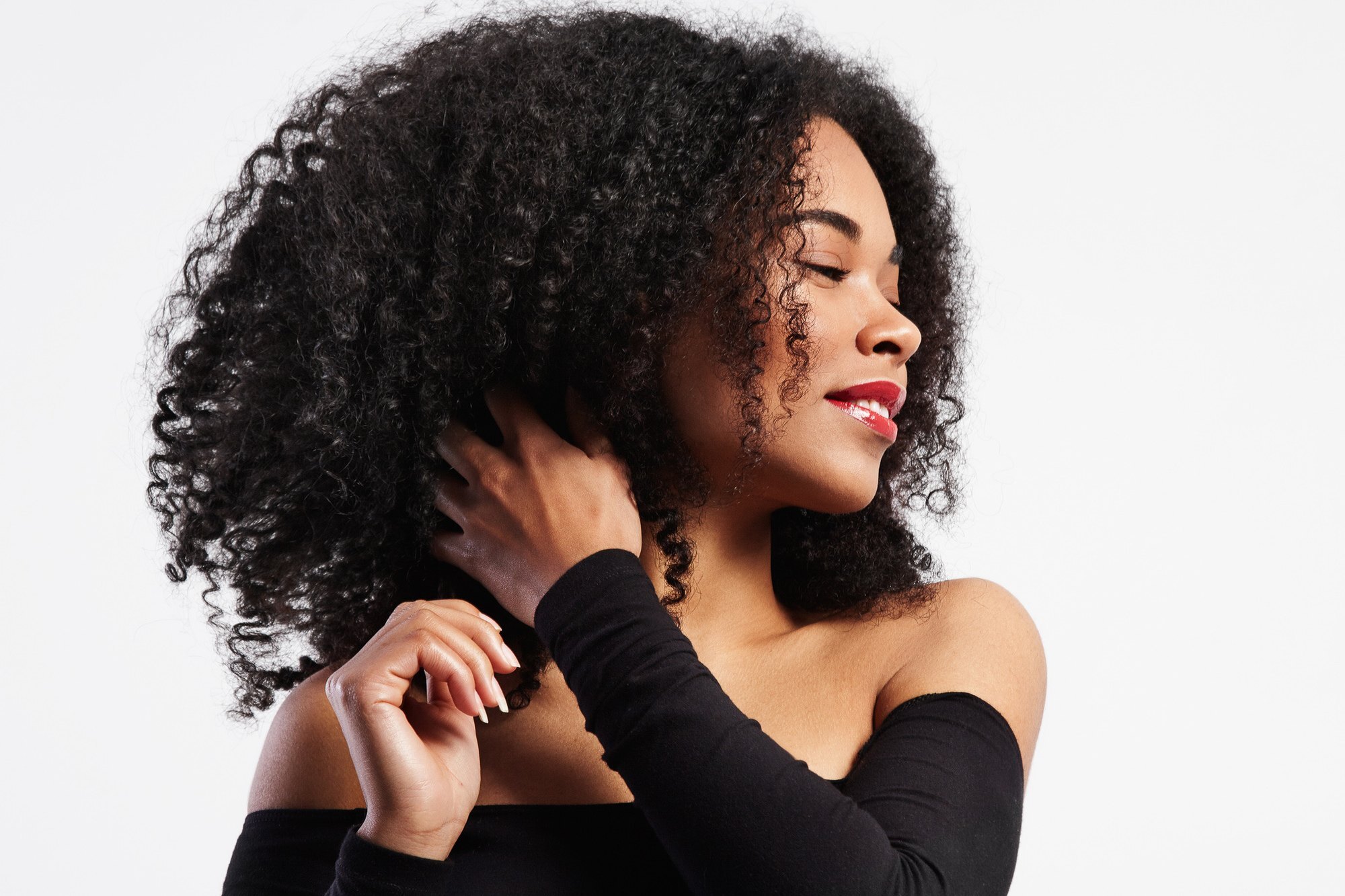 woman with naturally curly hair natural hair