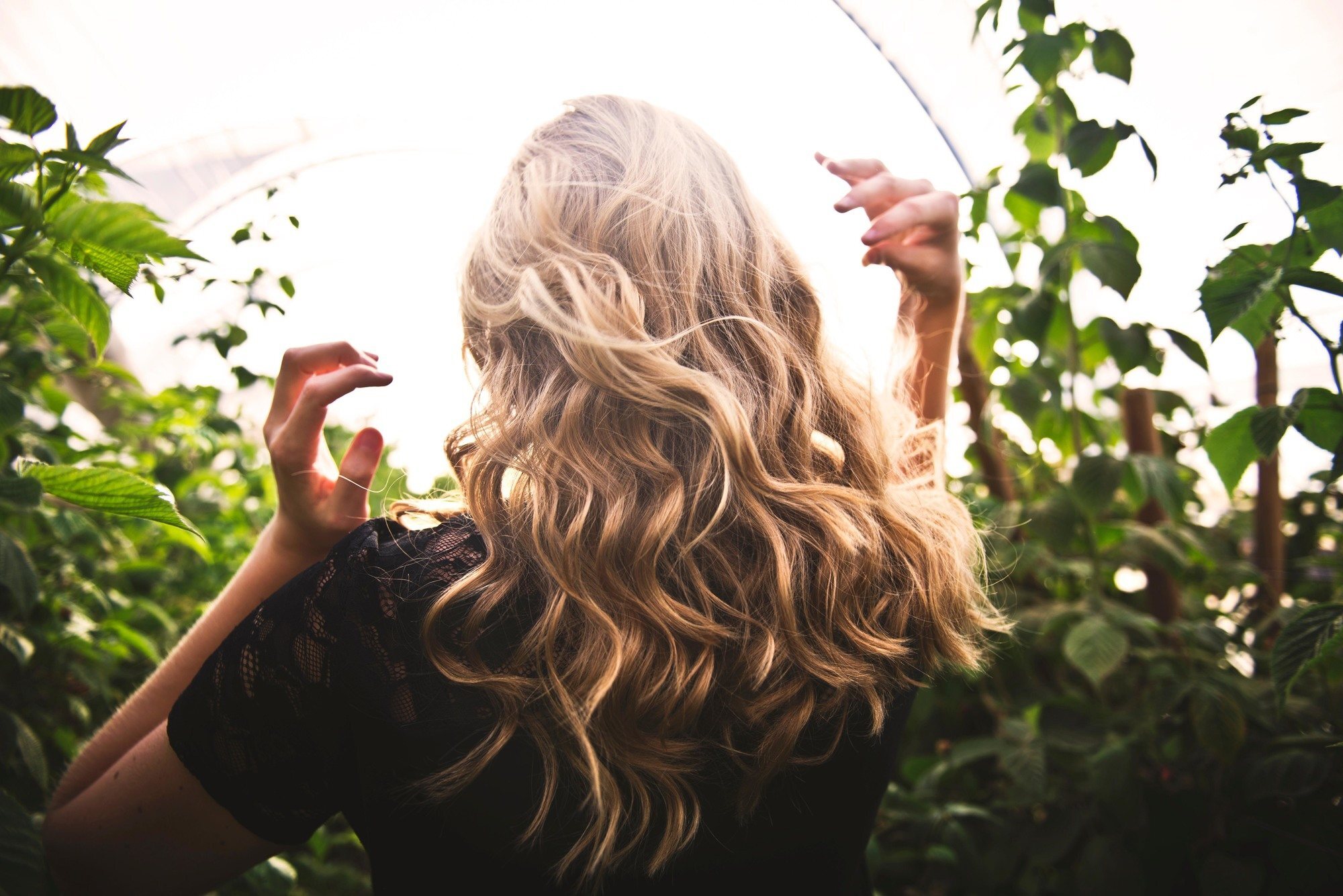woman with long blonde hair