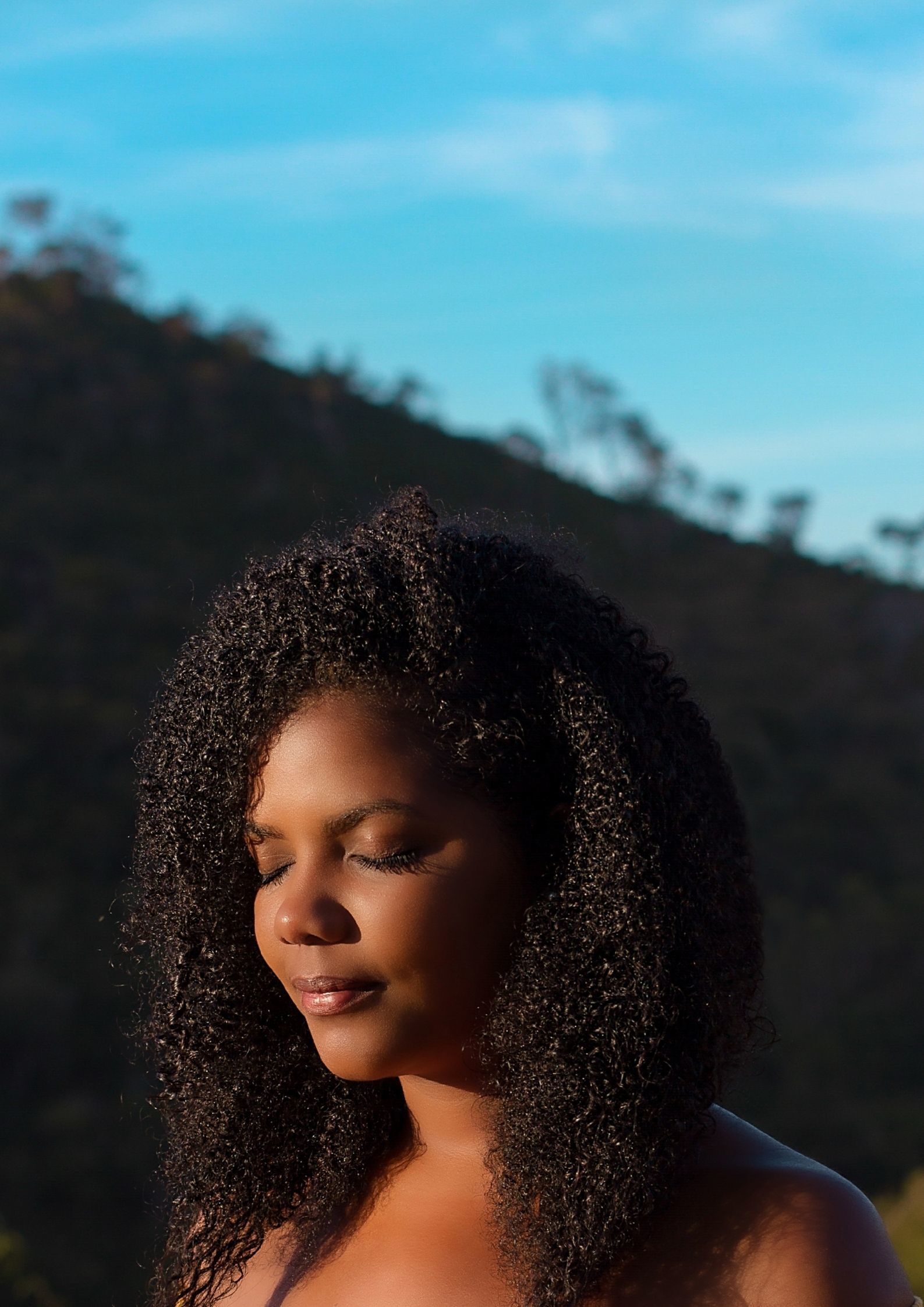 woman with wet and wavy curl hairstyle