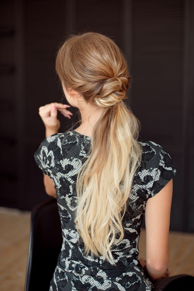woman with blonde hair and ombre ponytail
