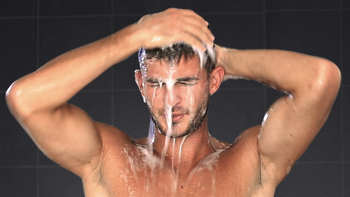 The men's guide to busting dandruff in style - Ease on styling