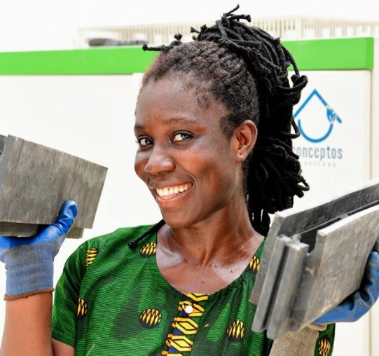 Building a Sustainable Future with Conceptos Plasticos
