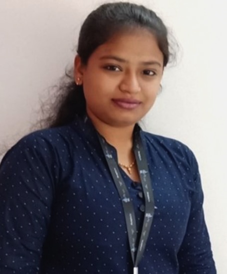 Read the story of Arshia - How a scholarship program changed her life