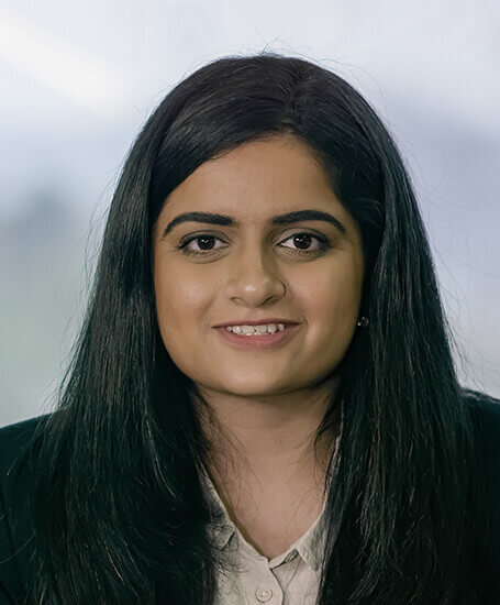 Read the story of Ayushi - How a professional course online changed her life