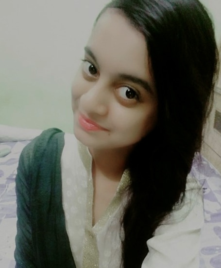 Read the story of Iqra - How a professional course online changed her life