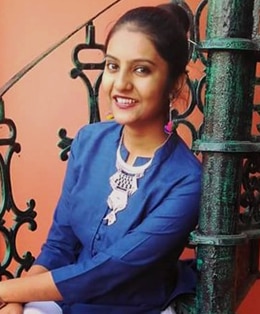 Read the story of Shreshtha Mondal - How a professional online course changed her life.