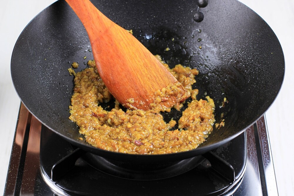 Bumbu Dasar Putih, Apa Saja yang Bisa Kamu Masak Dengannya?