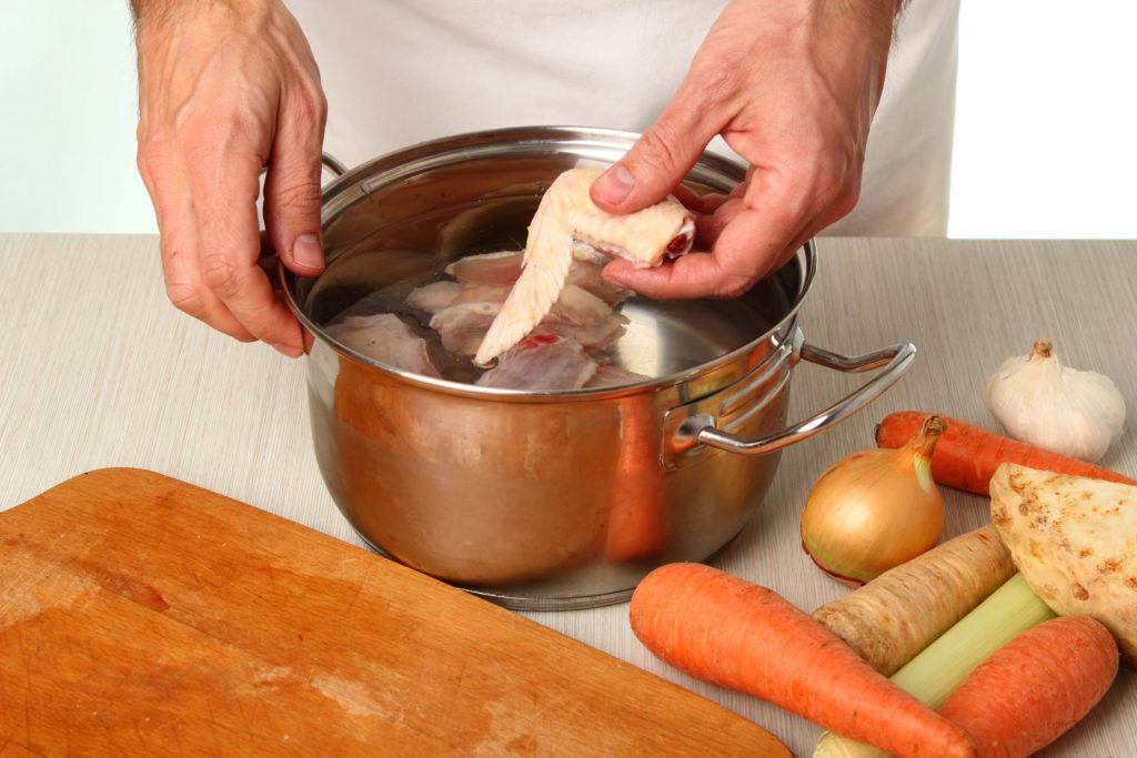 Cara Membuat Kaldu Ayam Sedap dari Nol