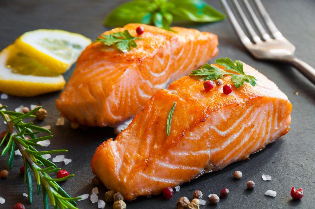 Tips Belanja dan Cara Masak Salmon yang Tepat Agar Nutrisinya Terjaga