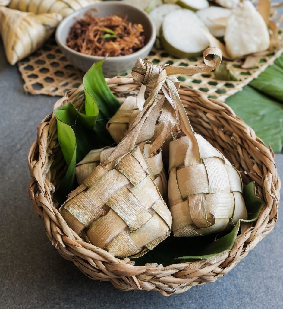 6 Cara Memasak Ketupat Agar Tidak Cepat Basi, Tetap Empuk dan Lembut