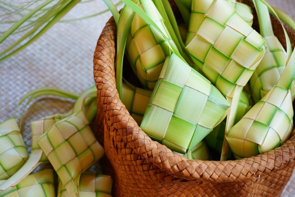6 Cara Memasak Ketupat Agar Tidak Cepat Basi, Tetap Empuk dan Lembut