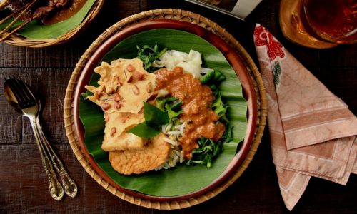 Berlimpah Bumbu Kacang, Apa Bedanya Pecel, Gado-Gado, dan Karedok?