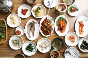 6 Kebiasaan Makan Orang Korea Selatan yang Bisa Ditiru