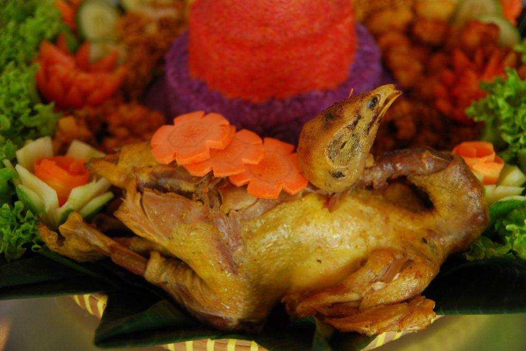 5 Makna Nasi Tumpeng 17 Agustus yang Wajib Orang Indonesia Ketahui