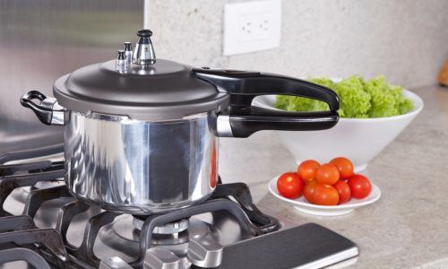 Ingin Memasak Menggunakan Panci Presto? Pelajari Dulu Kelebihan dan Kekurangannya