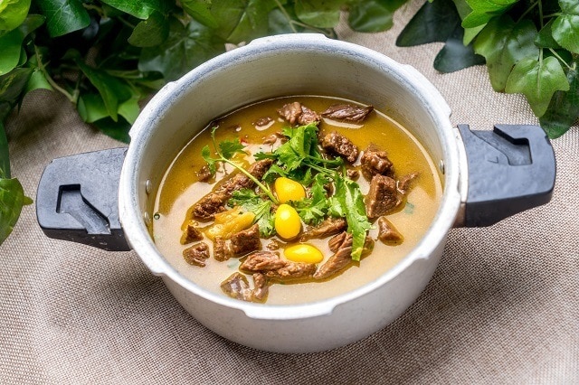 Ingin Memasak Menggunakan Panci Presto? Pelajari Dulu Kelebihan dan Kekurangannya