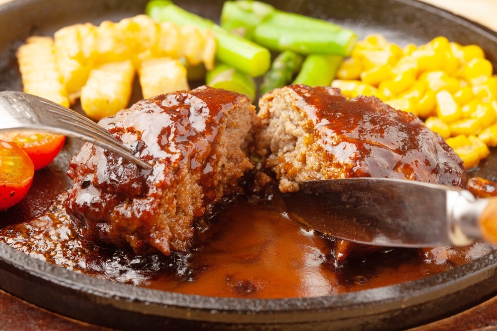 5 Jenis Saus Steak Terkenal yang Perlu Kamu Coba