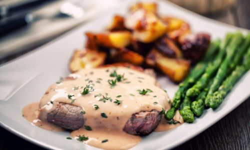 5 Jenis Saus Steak Terkenal yang Perlu Kamu Coba