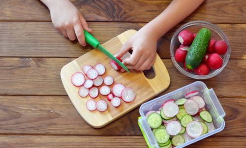 Macam-Macam Peralatan Dapur Ramah Anak agar Semangat Belajar Masak