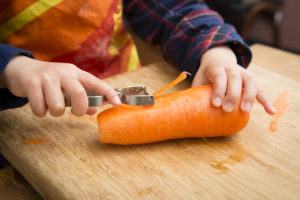Macam-Macam Peralatan Dapur Ramah Anak agar Semangat Belajar Masak