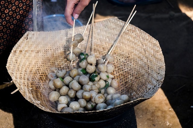 8 Jajanan Bandung yang Bikin Kamu Ketagihan