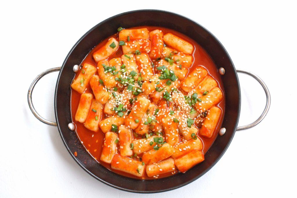 7 Jajanan Korea Lezat yang Wajib Coba Saat Liburan ke Seoul