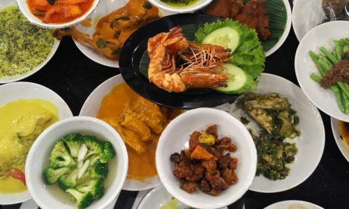 Berbagai Ciri Khas Makanan Padang yang Pencinta Rendang Wajib Ketahui