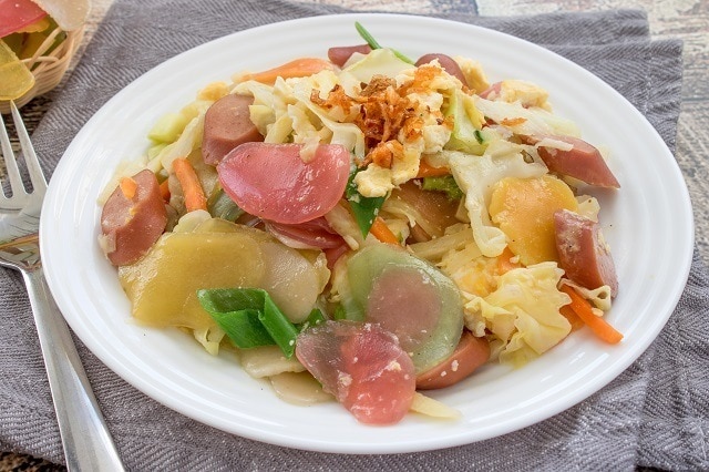 8 Jajanan Bandung yang Bikin Kamu Ketagihan