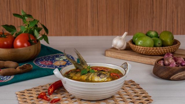 5 Masakan Ikan Air Tawar dan Tips Mengolahnya Agar Bebas Bau Lumpur