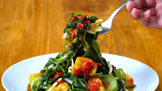 Mengandung Banyak Vitamin, Tips Masak Kangkung yang Wajib Kamu Tahu