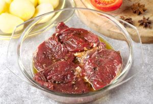 Tips Masak Daging agar Empuk dan Tidak Bau