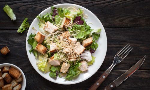 Sejarah Seru di Balik Hidangan Legendaris Caesar Salad