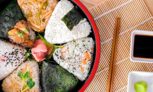 5 Inspirasi Resep Onigiri Untuk Bekal Makan Siangmu