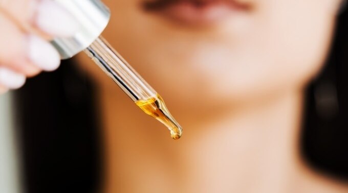Do Serums Work For Oily Skin? These Are The Ones To Try