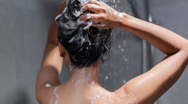 The Best Shampoos For Thinning Hair: 6 Top Options