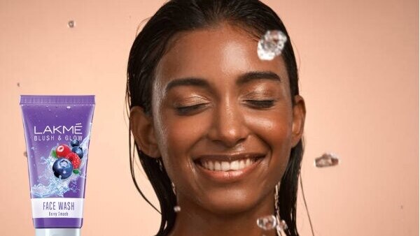 how to blush naturally
