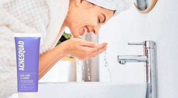 how to remove acne scars Simple Kind To Skin Soothing Facial Toner