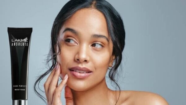 how to use primer on face in hindi woman