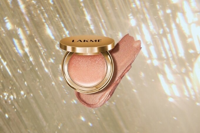 6. Matte Lips