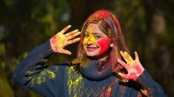 Pre & Post Holi Skincare Tips For Glowing Skin
