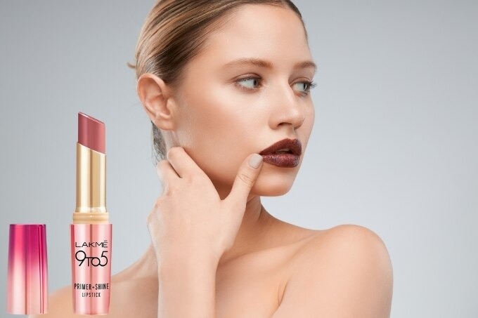 5. The Return of Gloss: Lustrous Lips Make a Comeback