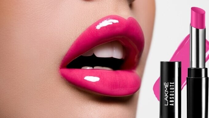 5. The Return of Gloss: Lustrous Lips Make a Comeback