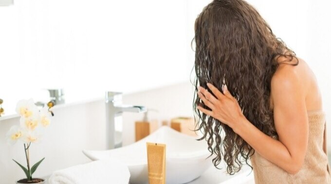 Exploring Which Is The Best Shampoo For Dry And Frizzy Hair