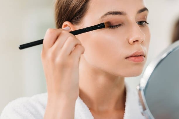 eyeshadow-palette-hacks