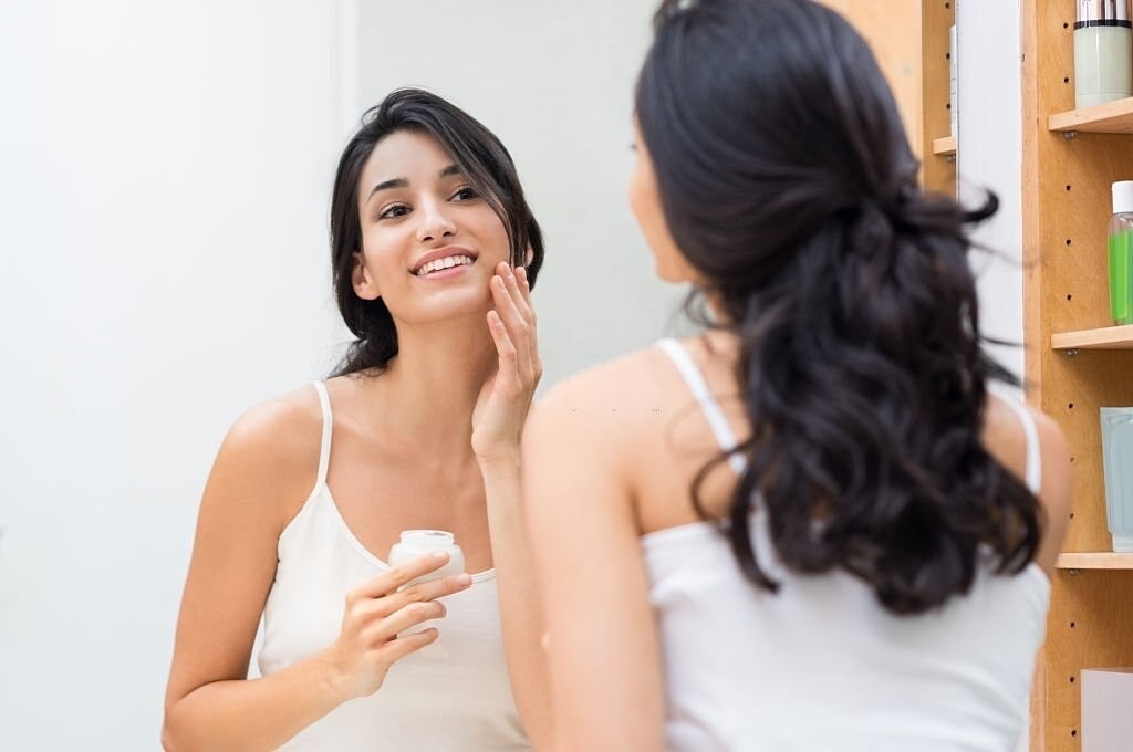 Ways to Incorporate Vitamin E Capsules into Your Skincare Routine