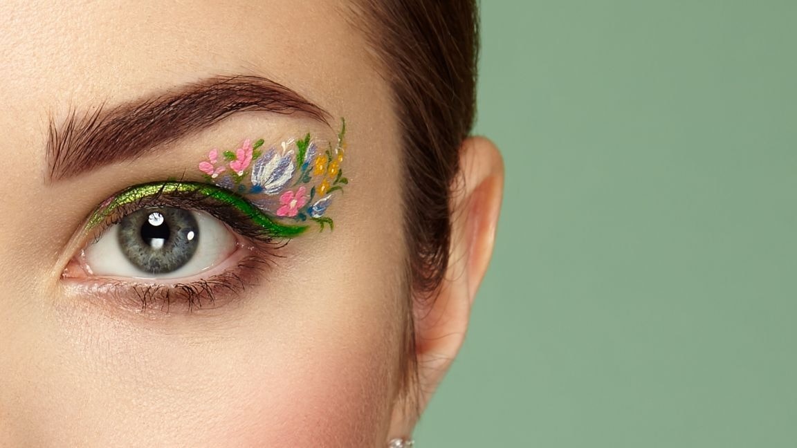 Image of Independence Day Makeup Looks: 4 Sparkling Eye Looks For Every Celebration