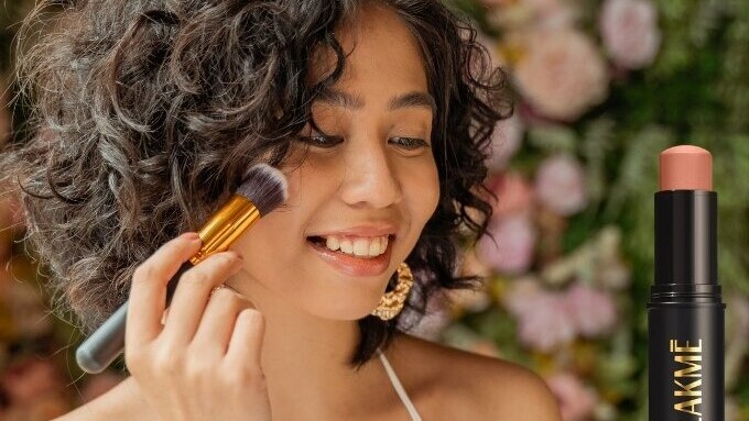 7. Nude Lips