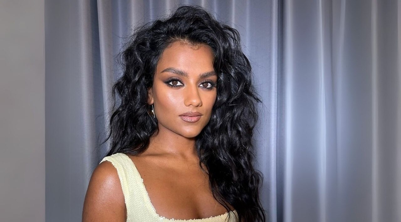 Layered Mermaid Waves